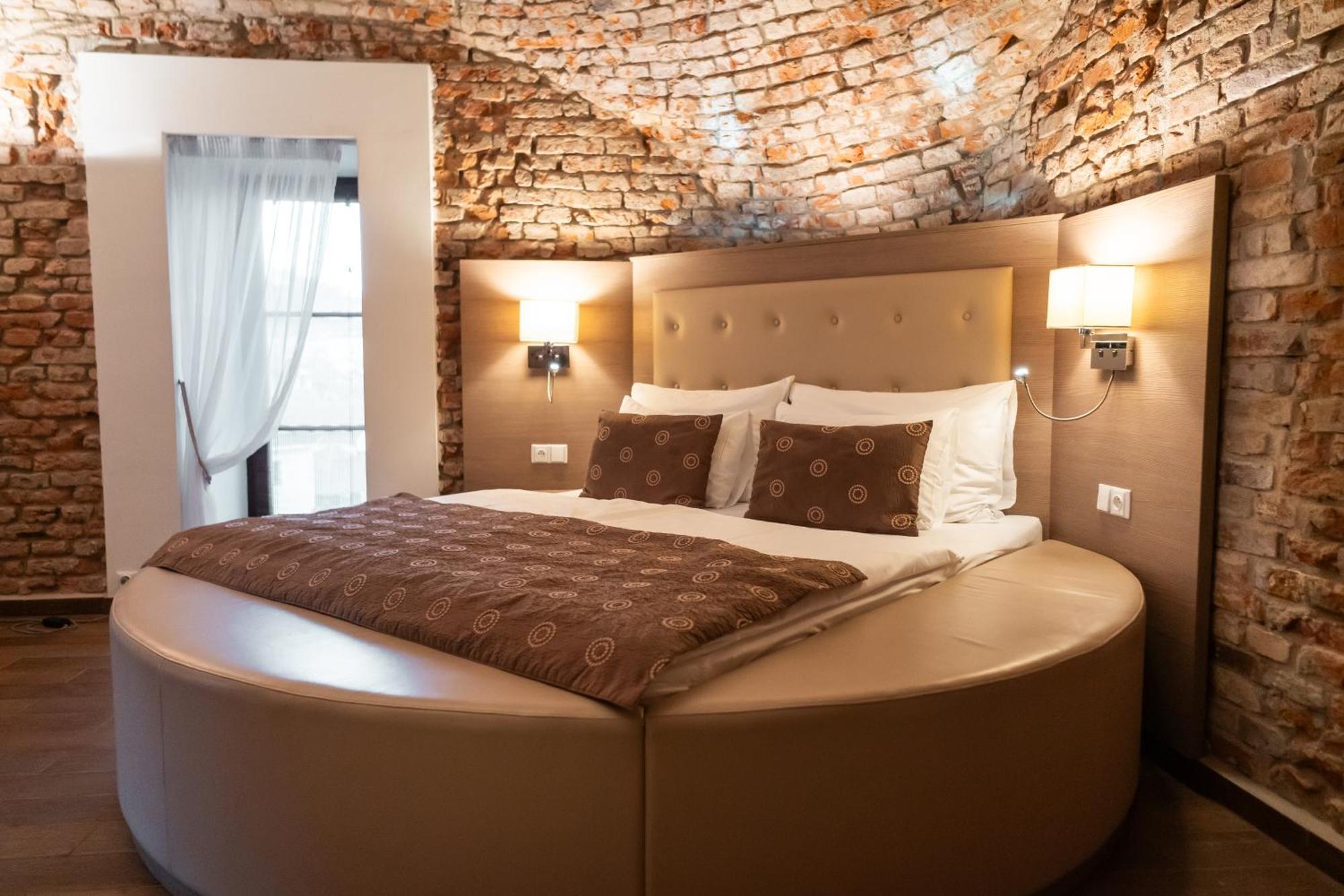 Hotel Sladovna Cerna Hora Eksteriør bilde